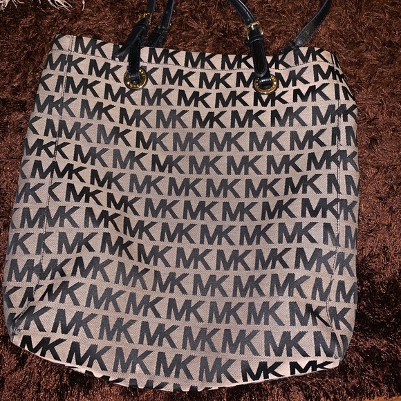Large Michael Kors Shoulder bag Good condition